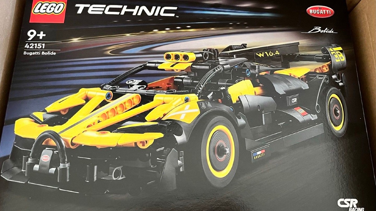 New LEGO Technic 42151 Bugatti has an old school vibe