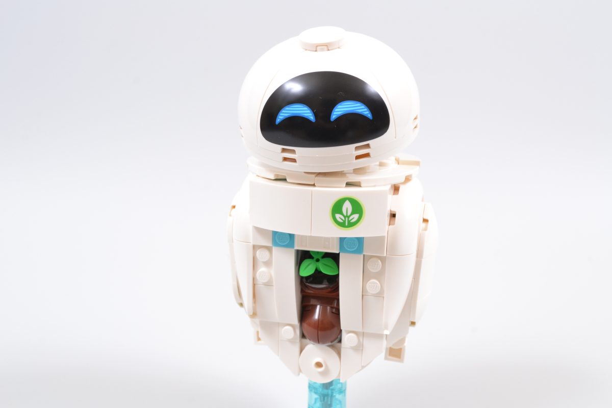 LEGO Disney 43279 WALL E and EVE 17 1200x800
