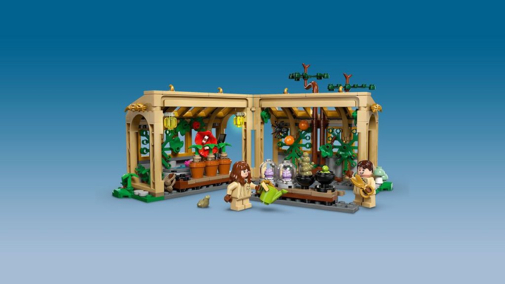 LEGO Harry Potter Hogwarts Castle Herbology Class 1 1024x576