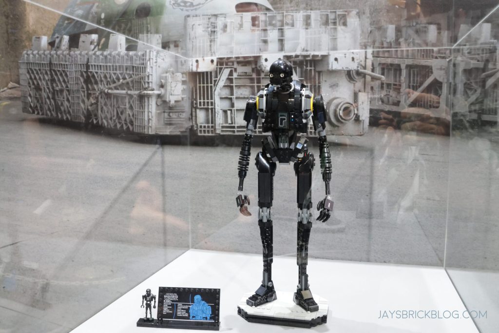 JaysBrickBlog 75434 K 2SO Security Droid Display 2048x1365 1 1024x683