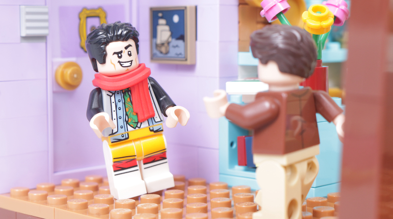 12 of the best references in LEGO 10292 Friends Apartments