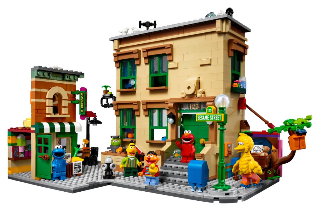 LEGO Ideas 21324 Sesame Street 10