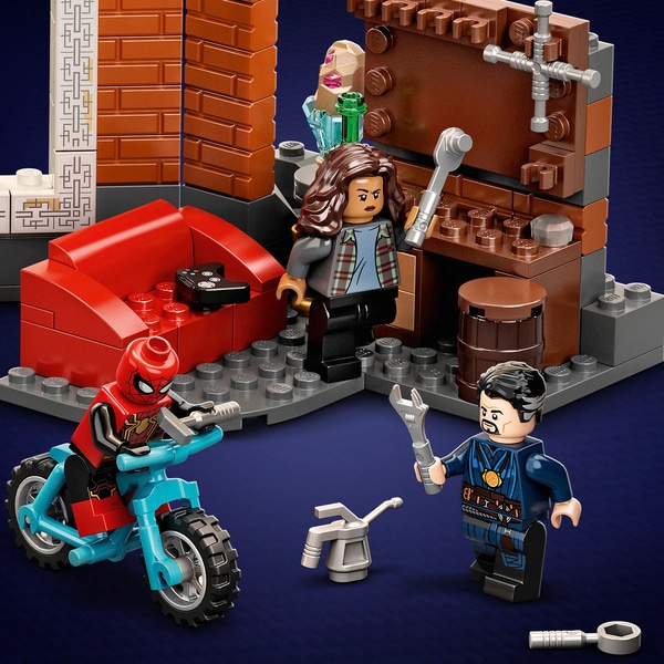 LEGO Marvel 76185 Spider Man at the Sanctum Workshop 3