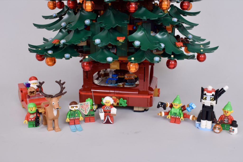 LEG 41843 Family Christmas Tree review 8 1024x683