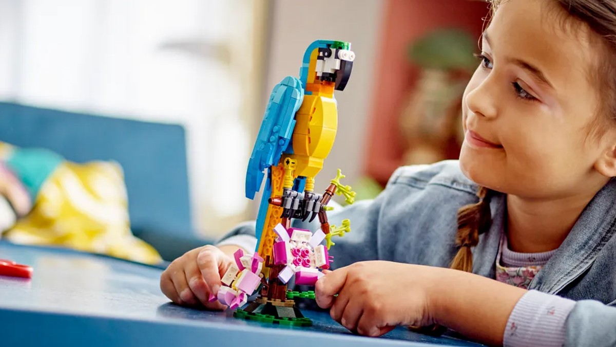 Brick-built birds are abundant in the 2023 LEGO sets