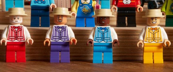 LEGO-43302-Main-Street-USA-Dans-1